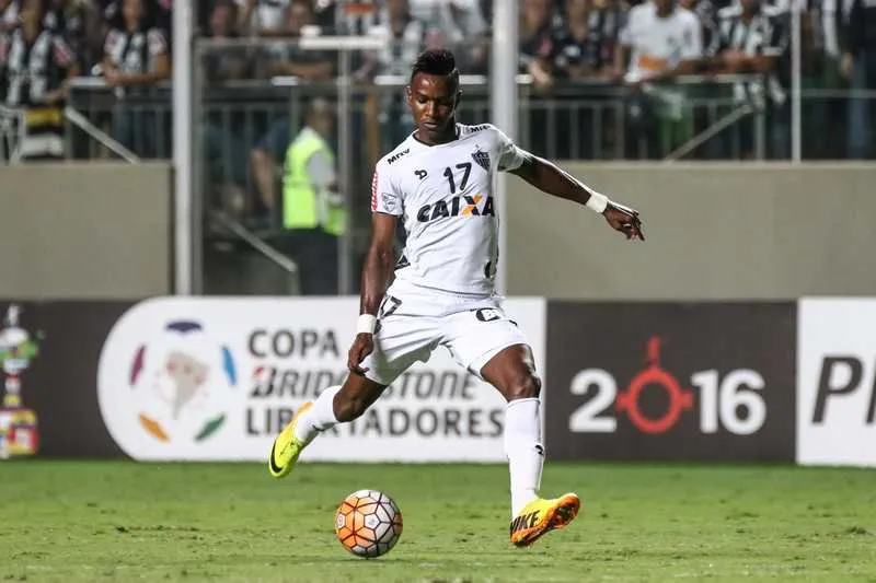 Hyuri, do Atlético-MG, é uma nova opção para vaga de Neílton
