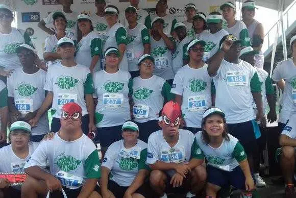 No total, mais de 900 pessoas se inscreveram para a corrida