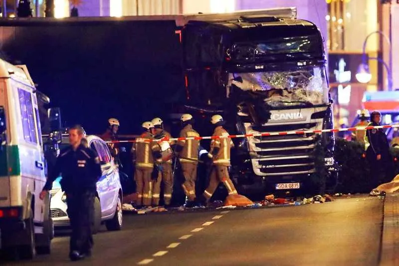 Imagem ilustrativa da imagem Atropelamento com caminhão deixa doze mortos e 48 feridos em Berlim