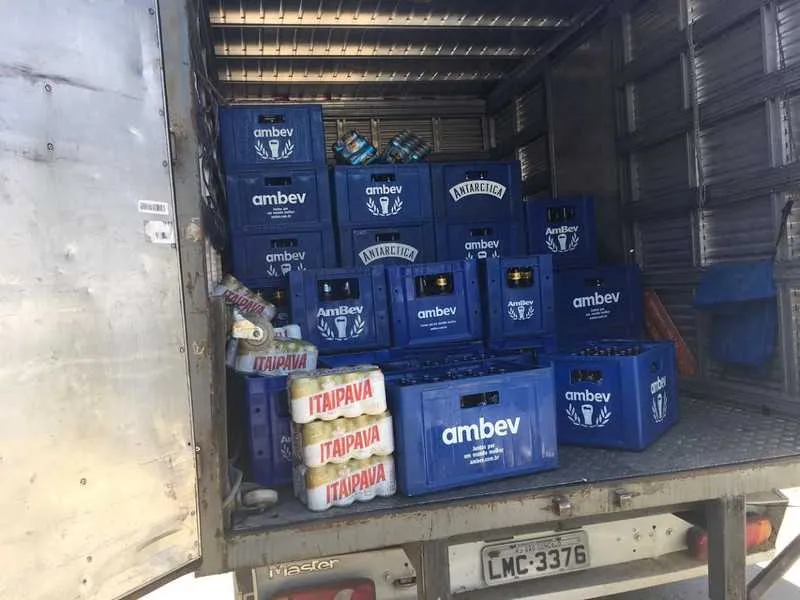Caminhão com cervejas e refrigerantes foi roubado no Mutuá
