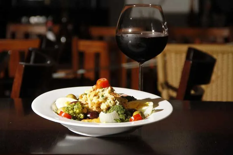 Imagem ilustrativa da imagem Bacalhau harmonizado com vinho para o Natal
