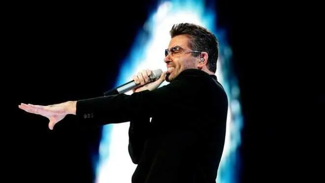 Imagem ilustrativa da imagem Mundo da música lamenta morte de George Michael aos 53 anos