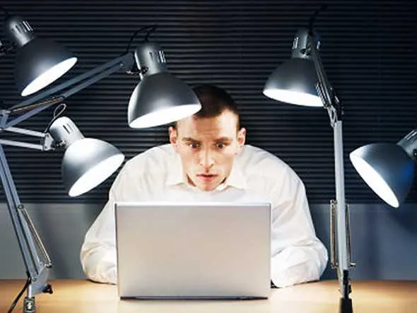 Imagem ilustrativa da imagem Vida além da internet: especialistas tentam definir limite para uso da web