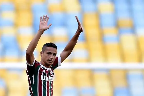 Caso confirme o acerto, o Tricolor carioca e o paulista dividirão o salário do meio-campista