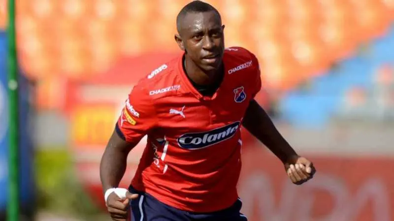 O atacante colombiano Caicedo está nos planos do Glorioso