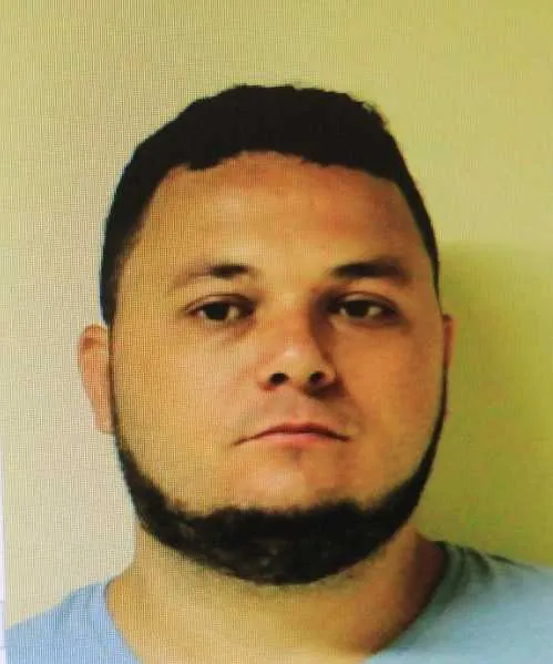 O homem foi reconhecido através de câmeras de seguranças

