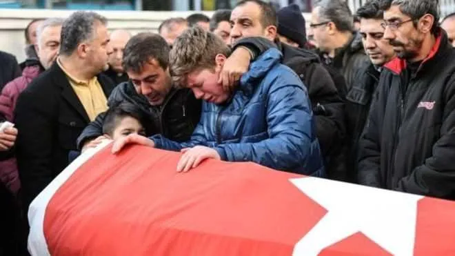 Imagem ilustrativa da imagem Estado Islâmico assume ataque que matou 39 em Istambul: o que se sabe até agora