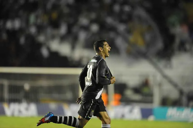 Imagem ilustrativa da imagem Presente de Natal de Eurico à torcida era Diego Souza