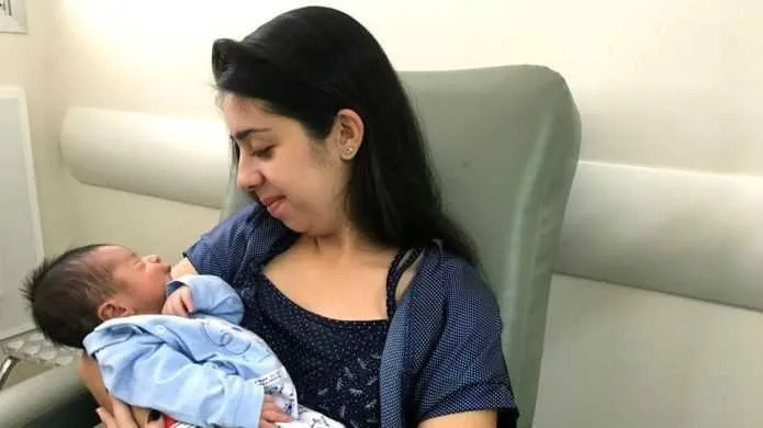 A fisioterapeuta Thais Alves conta que se sentiu acolhida pelas enfermeiras obstetras antes do parto