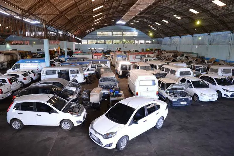 O vice-prefeito, Ricardo Pericar, levantou os dados de toda frota na garagam da Prefeitura ontem