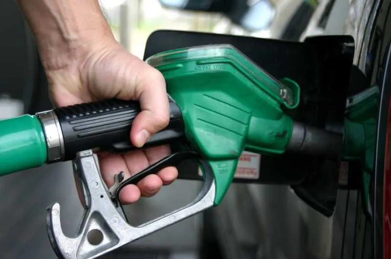 Imagem ilustrativa da imagem Petrobras anuncia aumento de 6% no preço do diesel nas refinarias