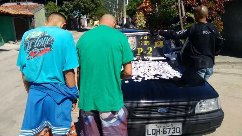 Piu-Piu e o comparsa foram levados para a delegacia de Icaraí