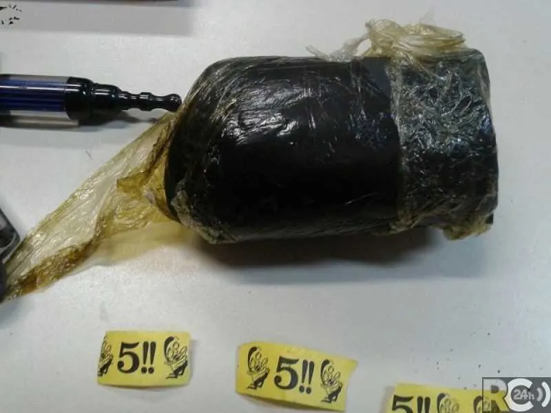  O haxixe estava com o acusado de tráfico na Passagem, onde ele foi preso pela PM em flagrante