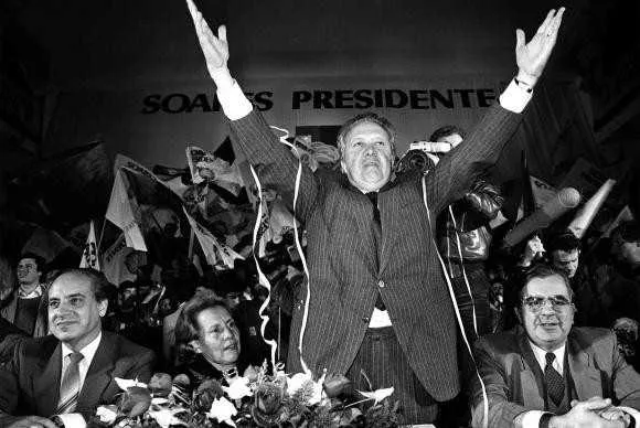 Um dos fundadores da democracia portuguesa moderna, Mário Soares foi presidente do país europeu por dois mandatos, de 1986 a 1996