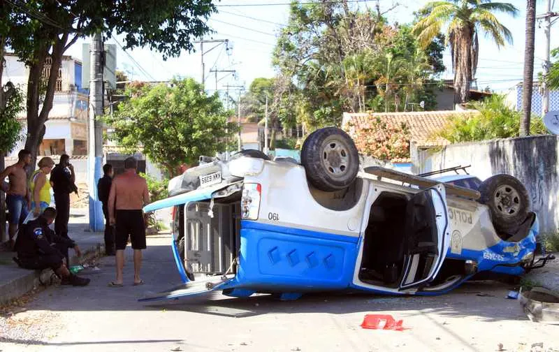 Policiais perseguiam grupo que havia roubado uma carga de cigarros quando ocorreu o acidente
