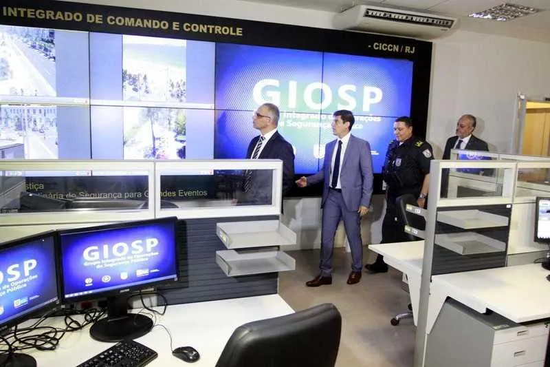 Secretário criou grupo para combater tráfico de armas