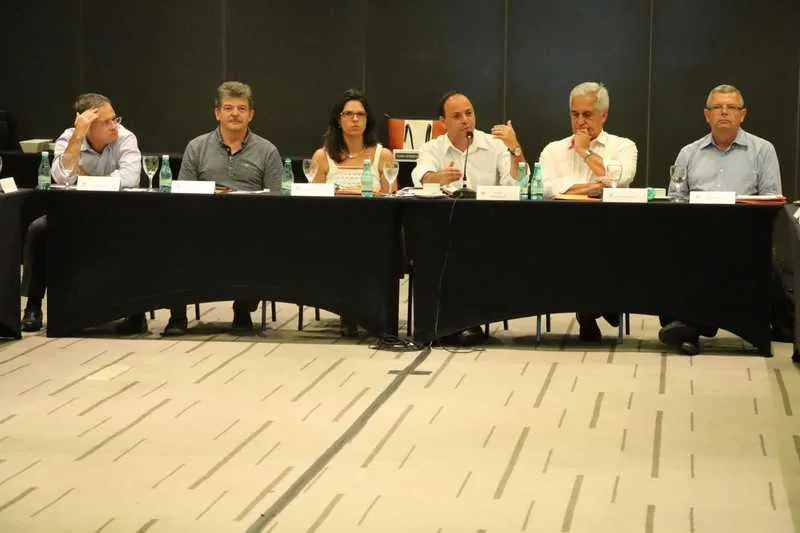 Rodrigo Neves fez reunião com secretariado sobre as metas