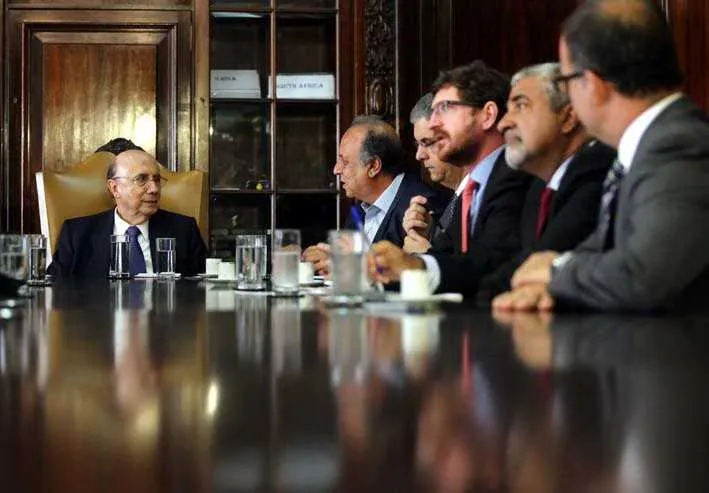Equipe, que começou as conversas ontem, continuam montando plano para apresentar a Temer