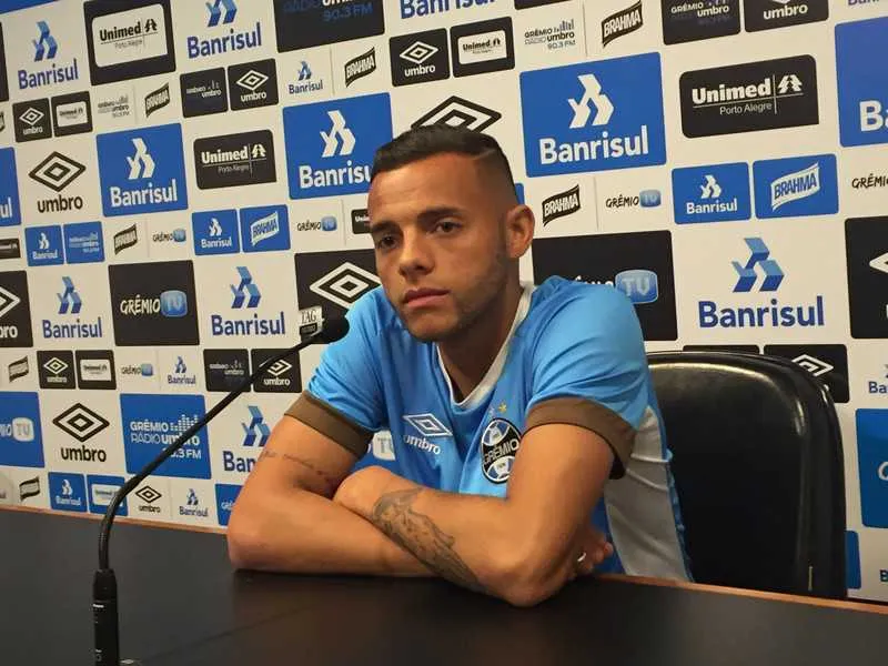  Guilherme aguarda decisão do Grêmio para saber se seu futuro será jogar por um ano no Glorioso