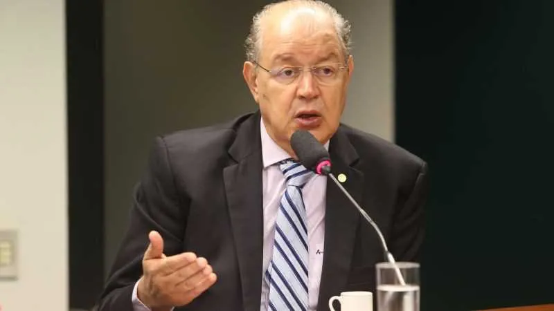Deputado Luiz Carlos Hauly defende a extinção de diversos tributos incidente sobre o consumo