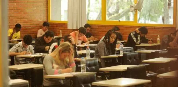 Imagem ilustrativa da imagem Enem 2016: candidatos passam madrugada em claro à espera de notas