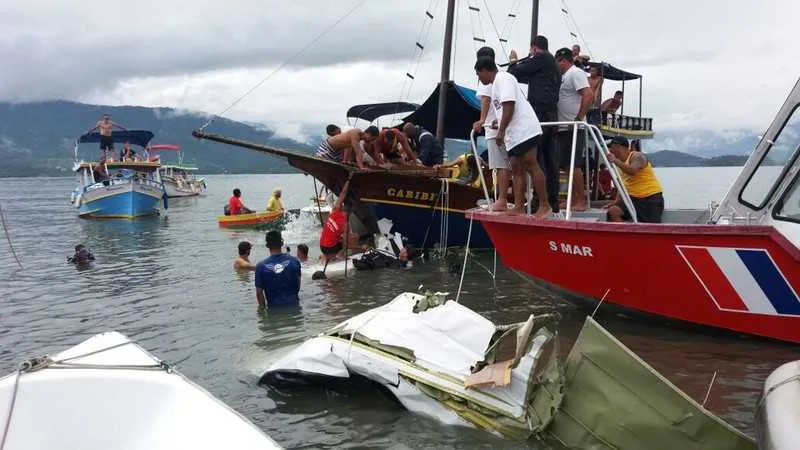 Avião com cinco pessoas caiu no mar nas proximidades de Paraty na tarde da última quinta-feira