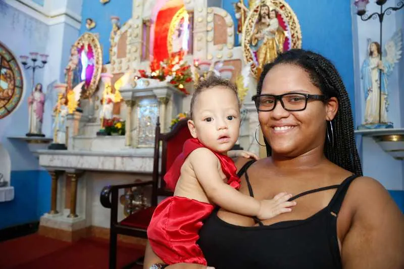 Rackel levou o pequeno Bento para agradecer a graça alcançada