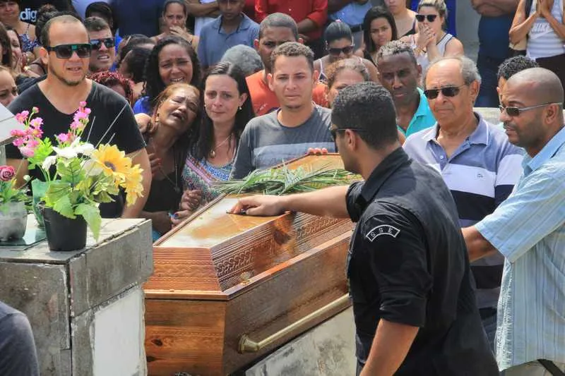 Thiago , que morava em SG, era noivo e deixa um filho