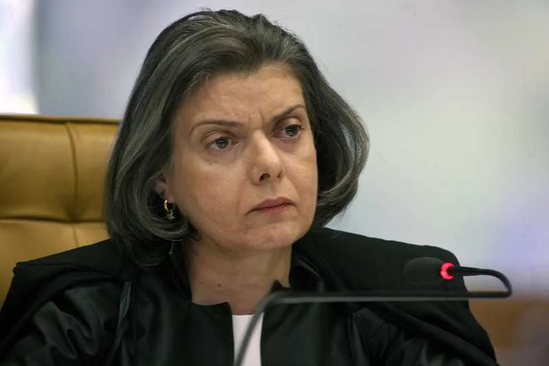 Presidente do STF, Cármem Lúcia, tem que resolver quem será o novo relator da Operação Lava Jato