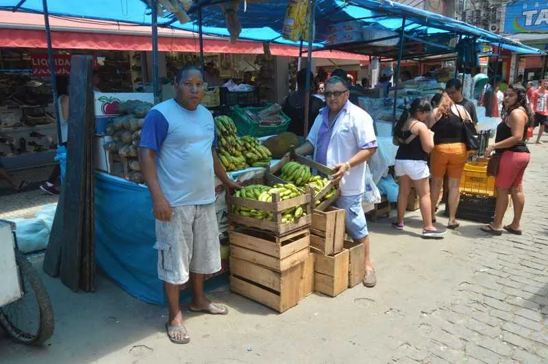 Comerciantes temem o fim da feira na Rua João de Almeida