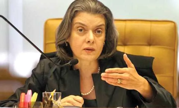 Cármem Lúcia busca solução consensual entre os ministros