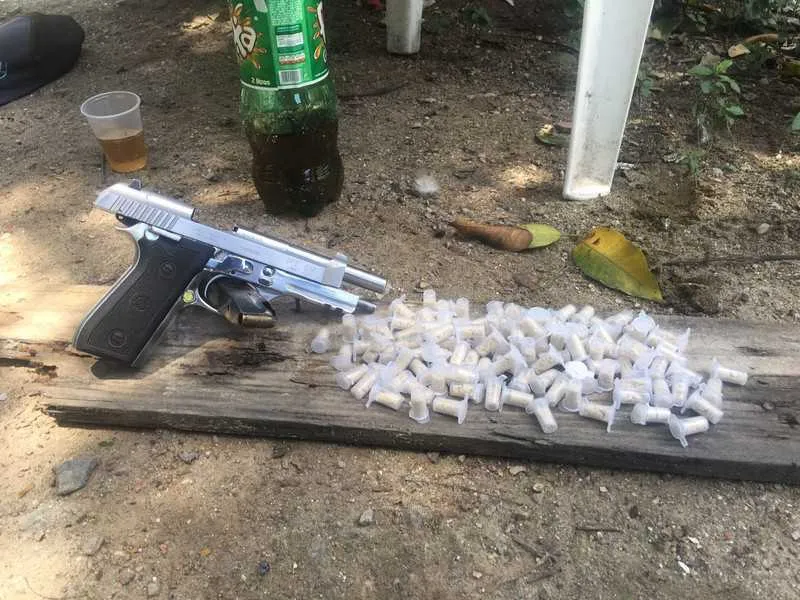 Acusado foi localizado quando tentava fugir da polícia