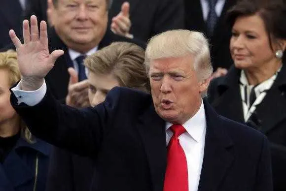 Imagem ilustrativa da imagem Trump deve assinar decreto para construção de muro na fronteira com o México