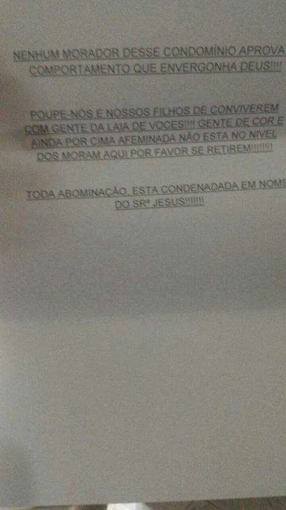 Imagem ilustrativa da imagem Casal recebe carta homofóbica e racista dentro de condomínio