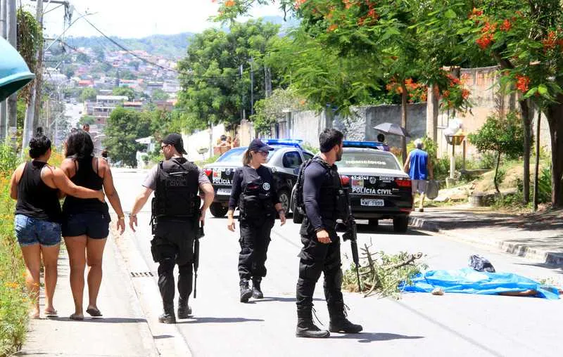 Segundo a polícia, Wallace foi atingido por cerca de 10 tiros