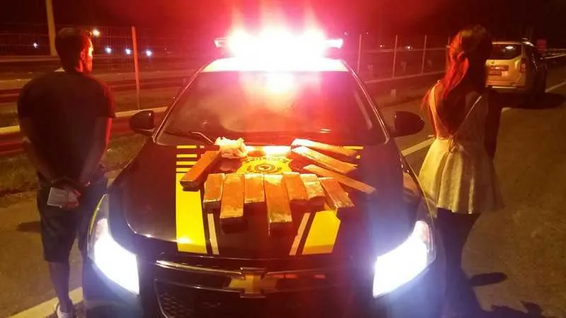 Além de transportar droga, motorista dirigia sem carteira de habilitação