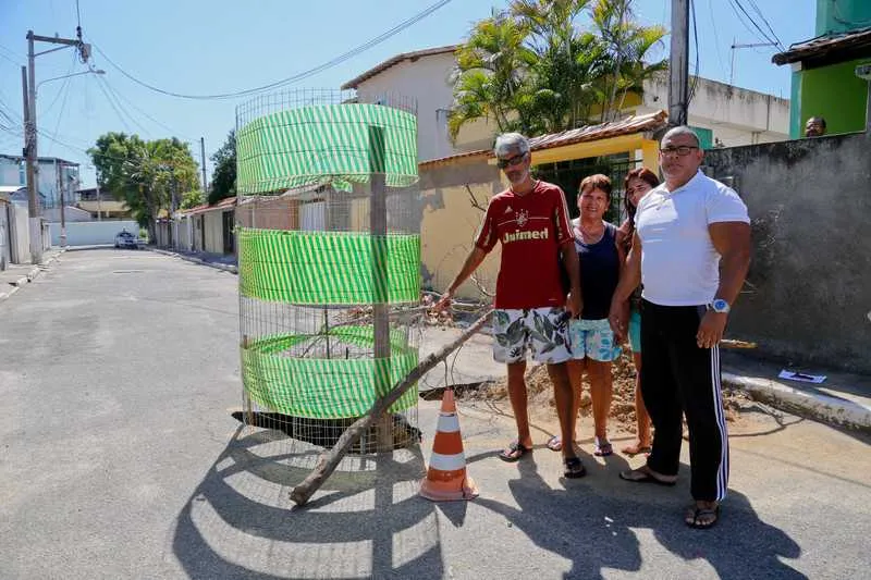 Uma criança caiu no buraco na última segunda-feira