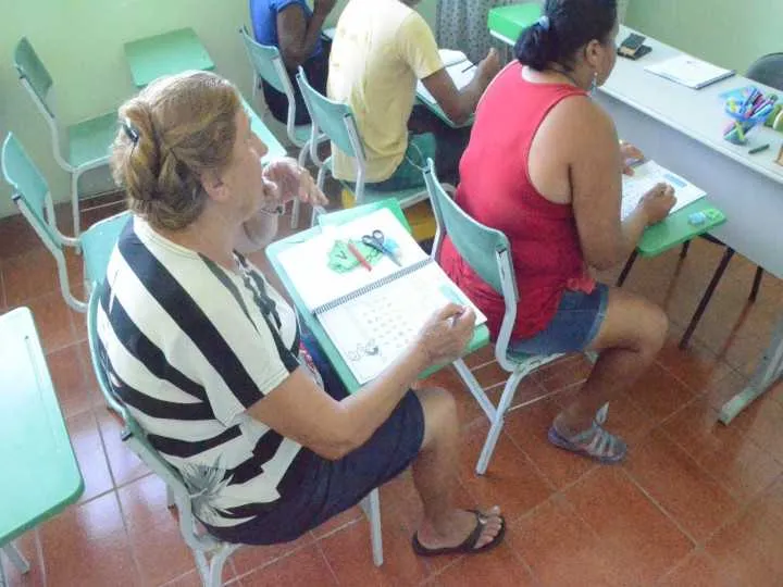 Os alunos, de faixa etária entre 12 e 76 anos, foram recepcionados com um café da manhã