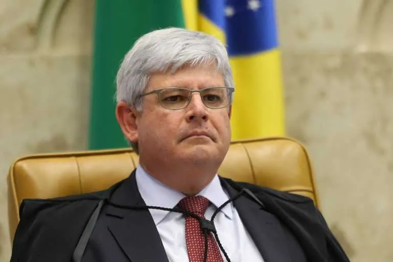 Imagem ilustrativa da imagem Janot recebe delações da Odebrecht após homologação