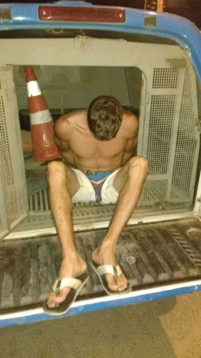 Acusado foi autuado por porte ilegal de arma de fogo