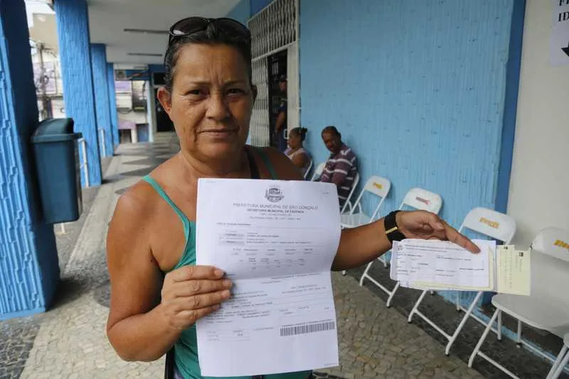 Leda Motta só conseguiu pegar na Secretaria de Fazenda a 2ª via dos boletos de janeiro e fevereiro