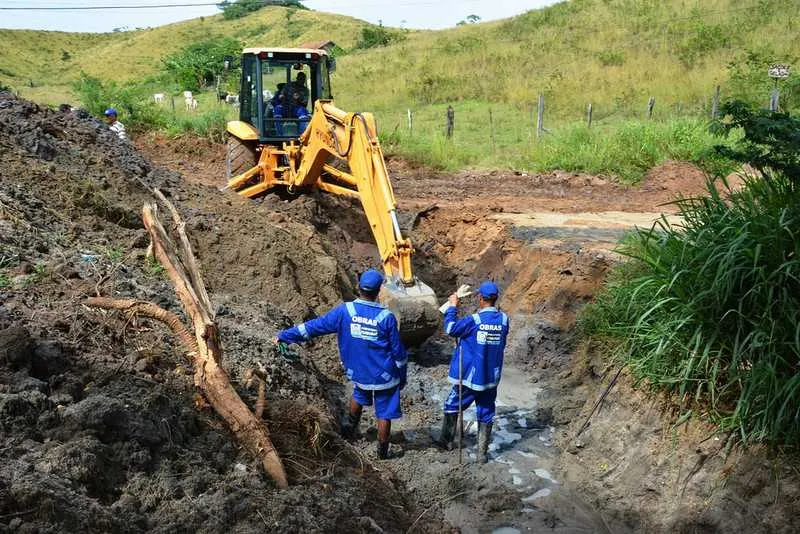 Manilhas são trocadas e obra deve terminar em duas semanas