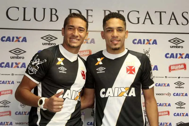 Jean e Gilberto foram apresentados ontem em São Januário e já estão à disposição de Cristóvão