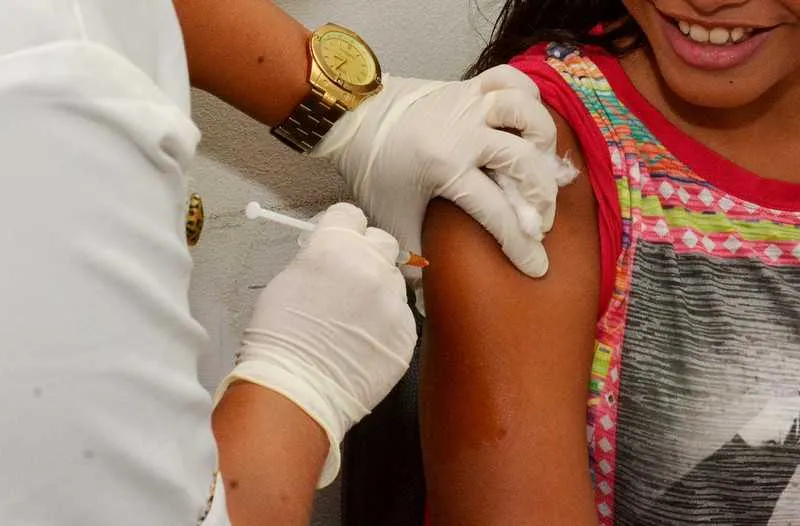 Só deve procurar a vacinação quem vai viajar para locais com casos da doença, como Minas Gerais