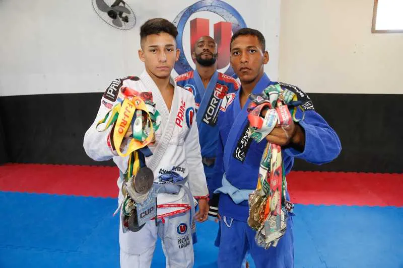 Henrique e Rennan lutam Jiu-Jitsu há mais de cinco anos e sonham com 1ª competição internacional