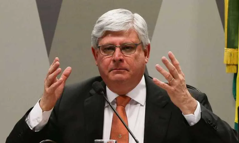 Ano passado, Janot (foto) chegou a pedir a prisão de Renan, Sarney e Jucá por tentativa de embaraçar a apuração sobre corrupção na Petrobras
