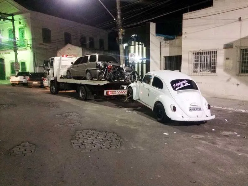 Agentes fizeram operação na Praça Marechal Floriano Peixoto na noite do último sábado