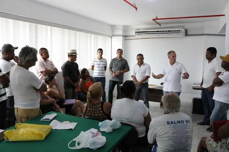 Camelôs do Centro fizeram reunião com representantes da prefeitura, ontem, para falar sobre legalização após o Carnaval e regras