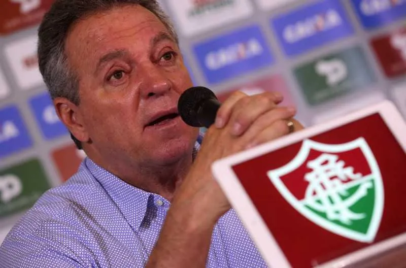 Abel reclamou da quantidade de jogos que o Flu irá disputar