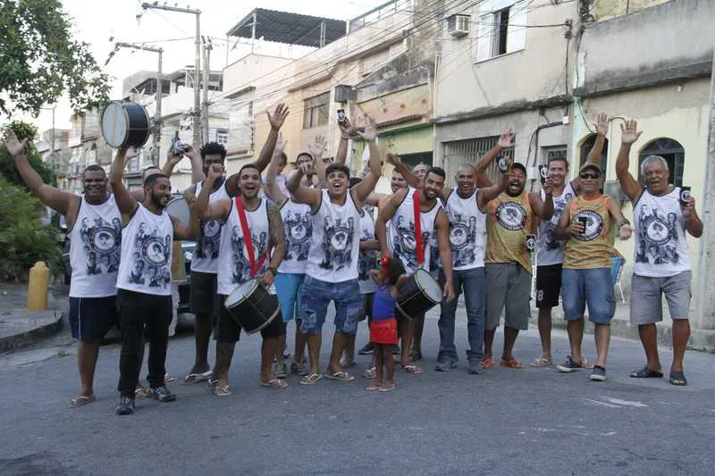 Grupo, que faz o primeiro desfile este ano, pretende reunir cerca de 400 pessoas dos bairros